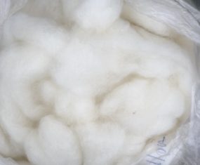 Momma Klaus's Un-Dyed Roving